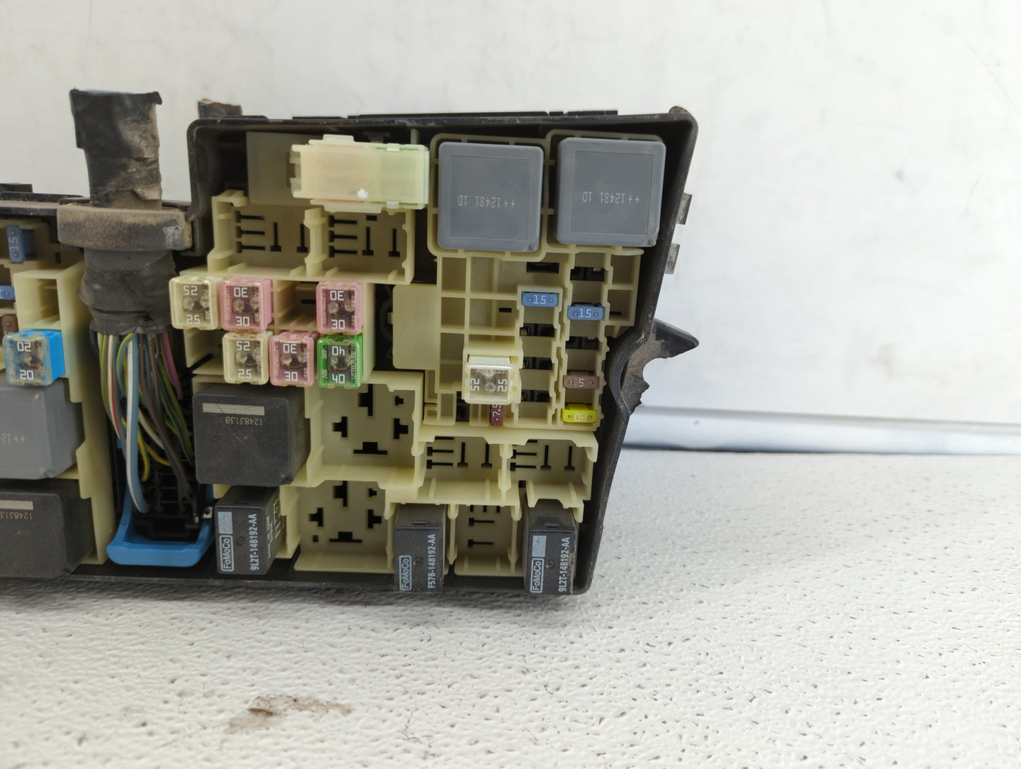 2012-2014 Ford Focus Fusebox Fuse Box Panel Relay Module P/N:EV4T-14K733 AV6T-14A142-AB, AV6T-14A142-AA Fits Fits 2012 2013 