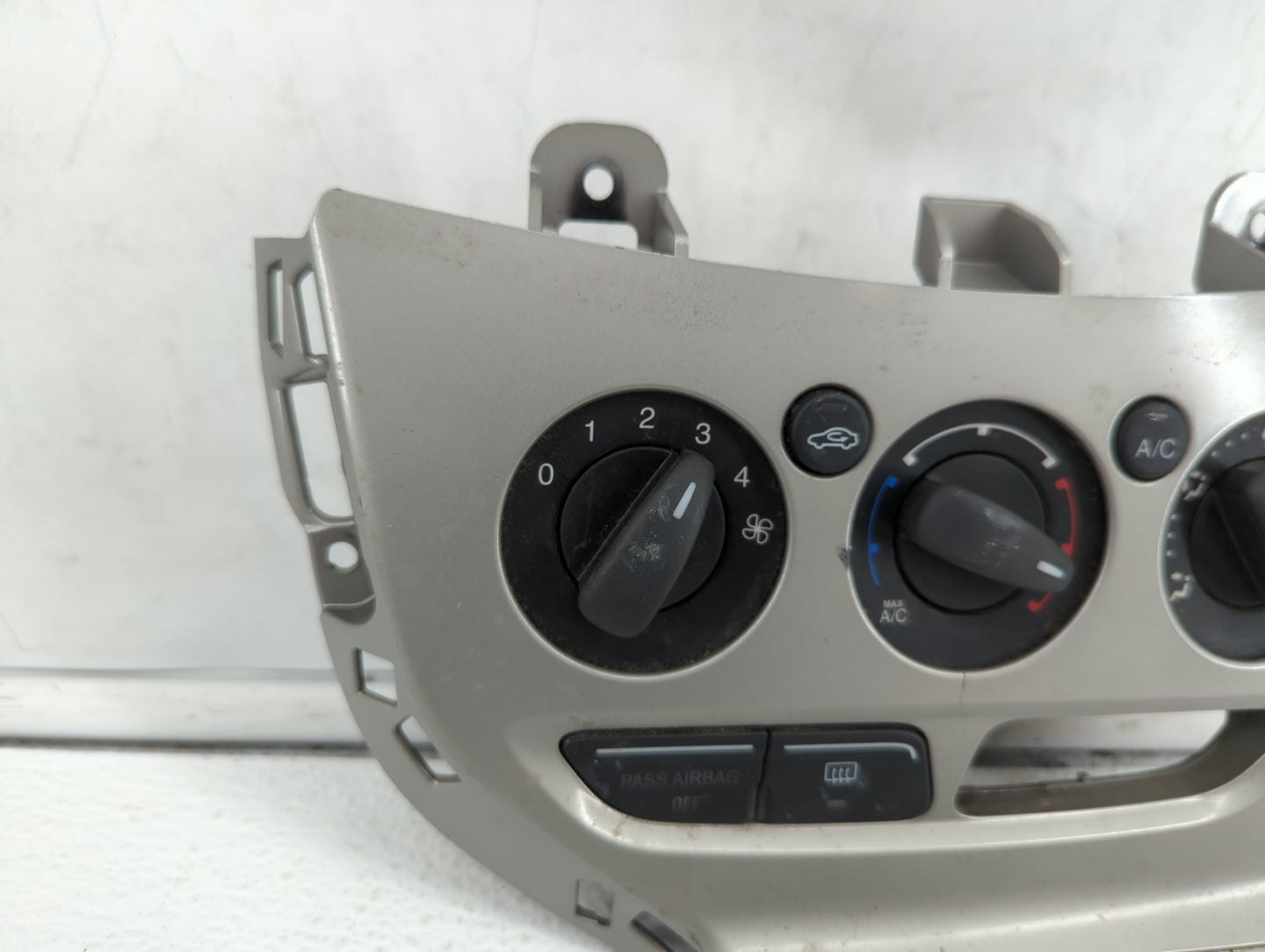 2013-2014 Ford Focus Climate Control Module Temperature AC/Heater Replacement P/N:E1062773 CM5T-19980-AF Fits Fits 2013 2014
