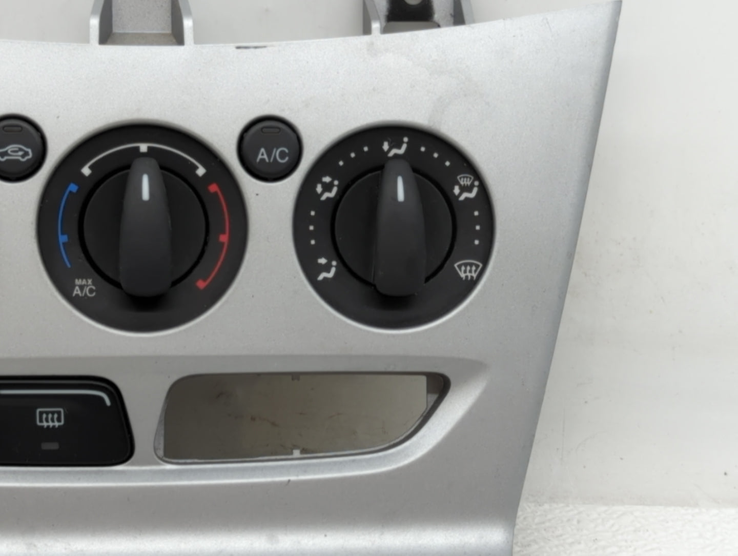 2013-2014 Ford Focus Climate Control Module Temperature AC/Heater Replacement P/N:E1062773 CM5T-19980-AF Fits Fits 2013 2014