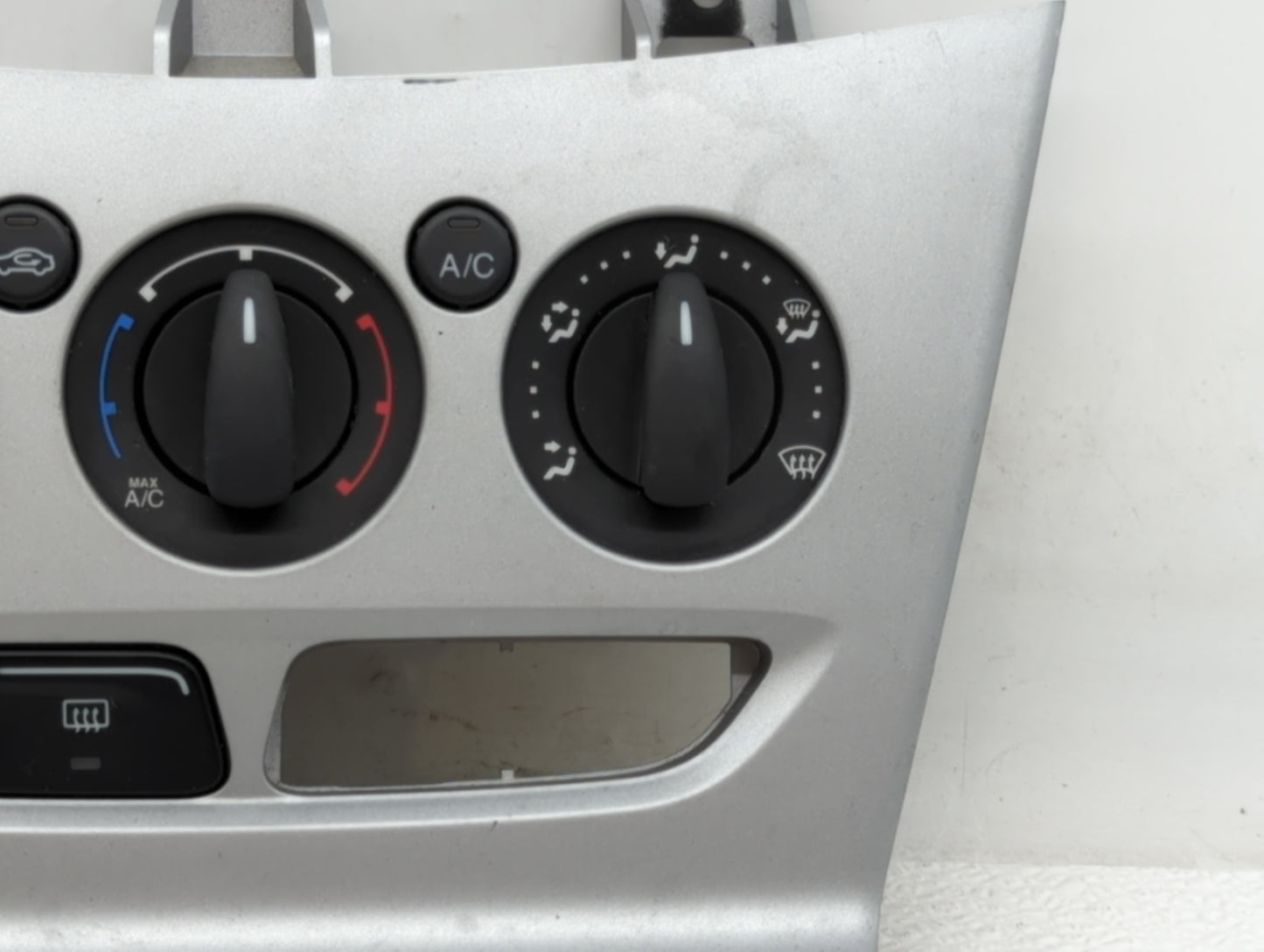 2013-2014 Ford Focus Climate Control Module Temperature AC/Heater Replacement P/N:E1062773 CM5T-19980-AF Fits Fits 2013 2014