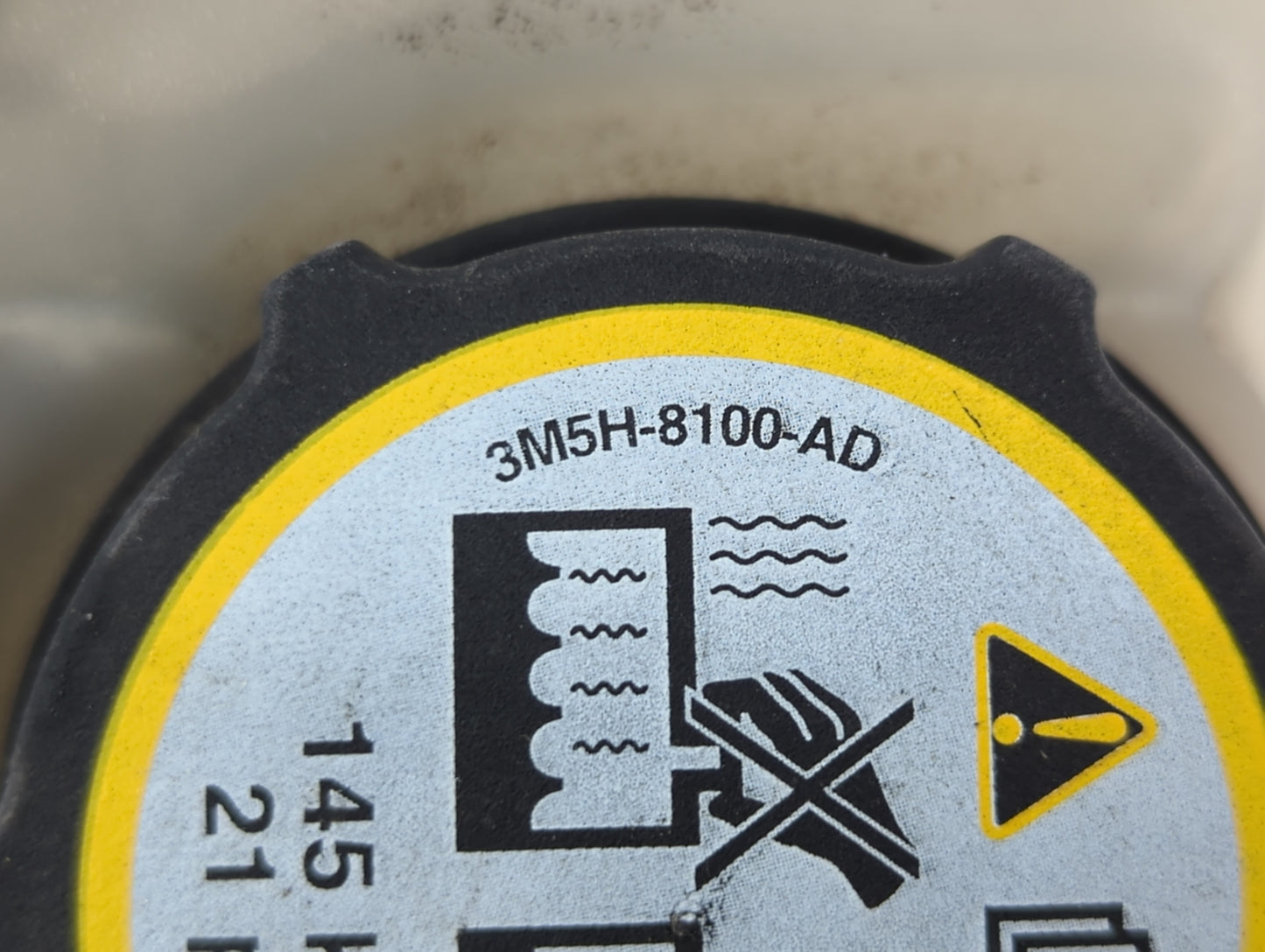 2012-2018 Ford Focus Radiator Coolant Overflow Expansion Tank Bottle 382550 - Oemusedautoparts1.com