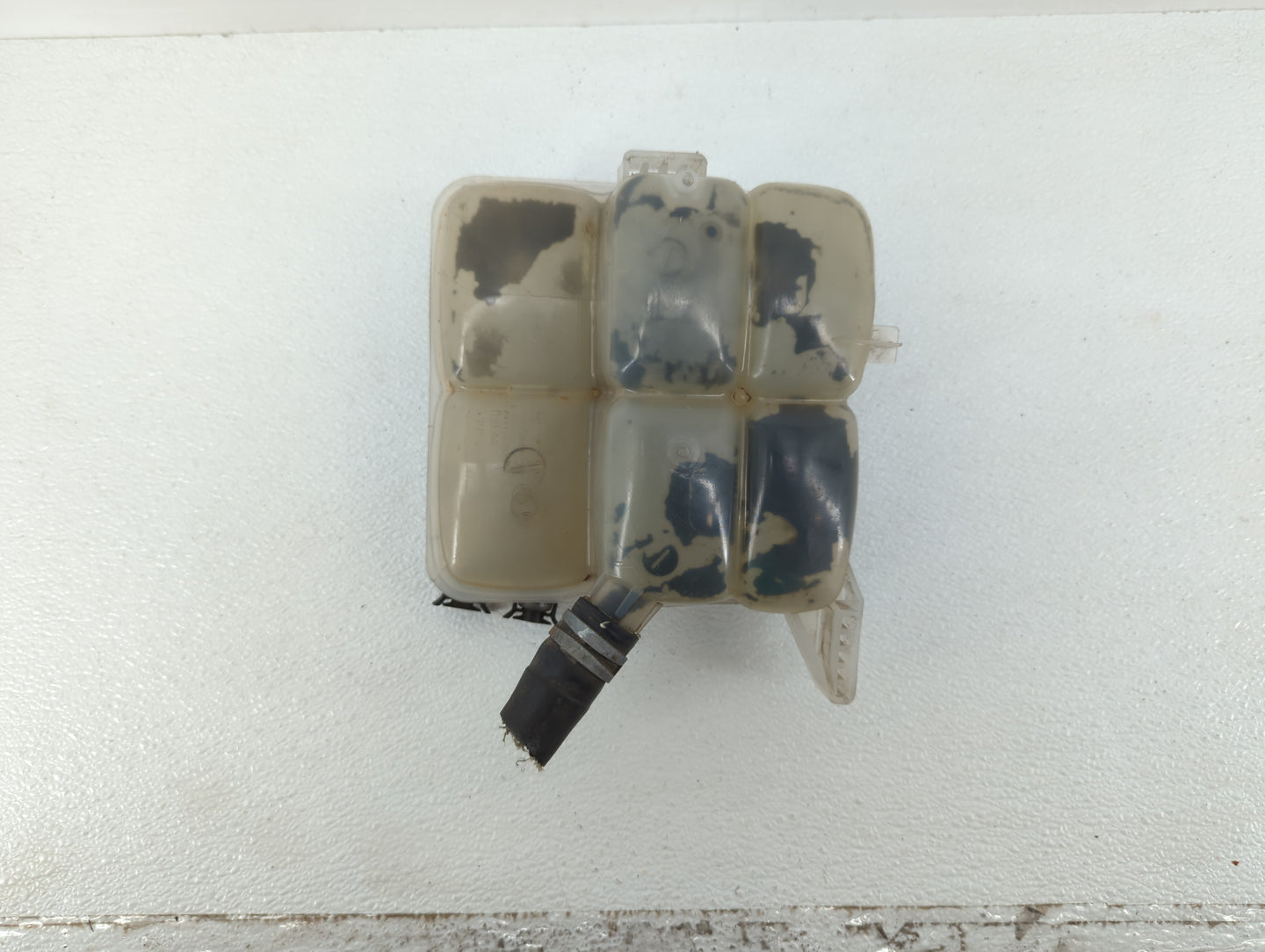 2012-2018 Ford Focus Radiator Coolant Overflow Expansion Tank Bottle 382550 - Oemusedautoparts1.com
