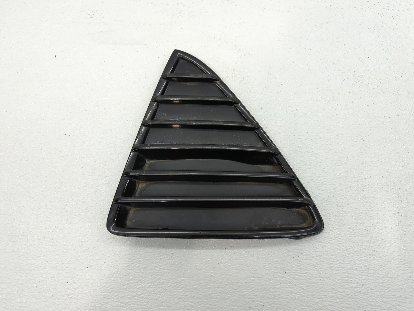 2012-2014 Ford Focus Front Grille Bumper Not Included - Oemusedautoparts1.com