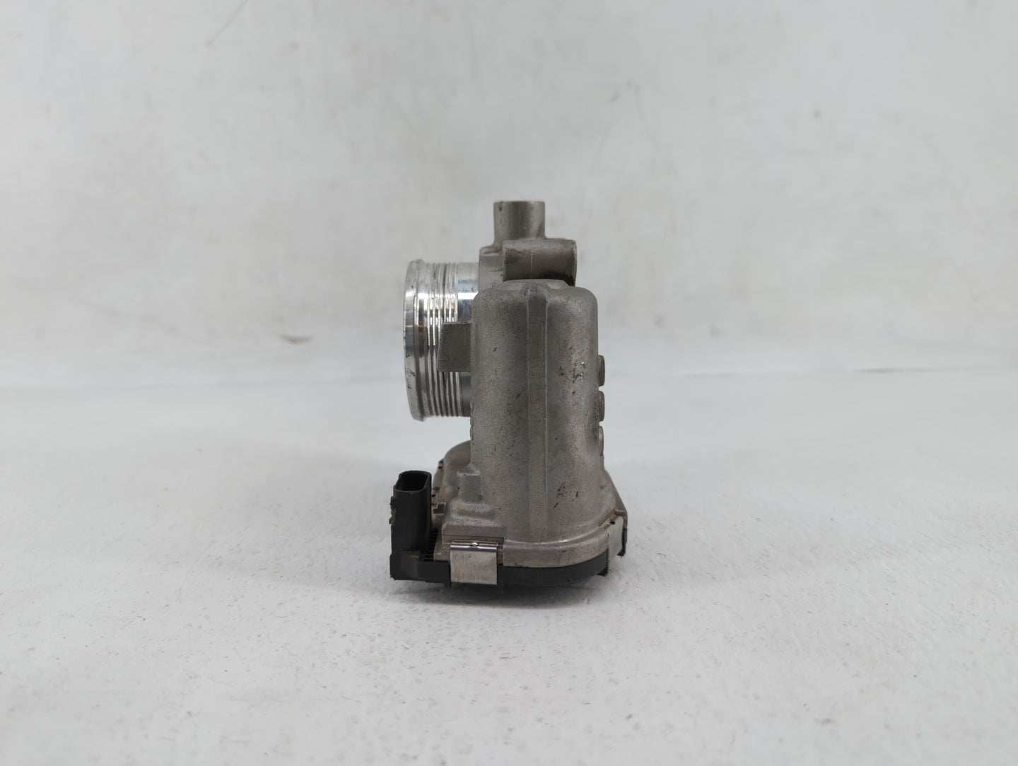 2012-2013 Ford Focus Throttle Body P/N:0280750585 0280750566, DS7E-9F991-BB, CM5E-9F991-AD Fits Fits 2012 2013 2014 2015 201