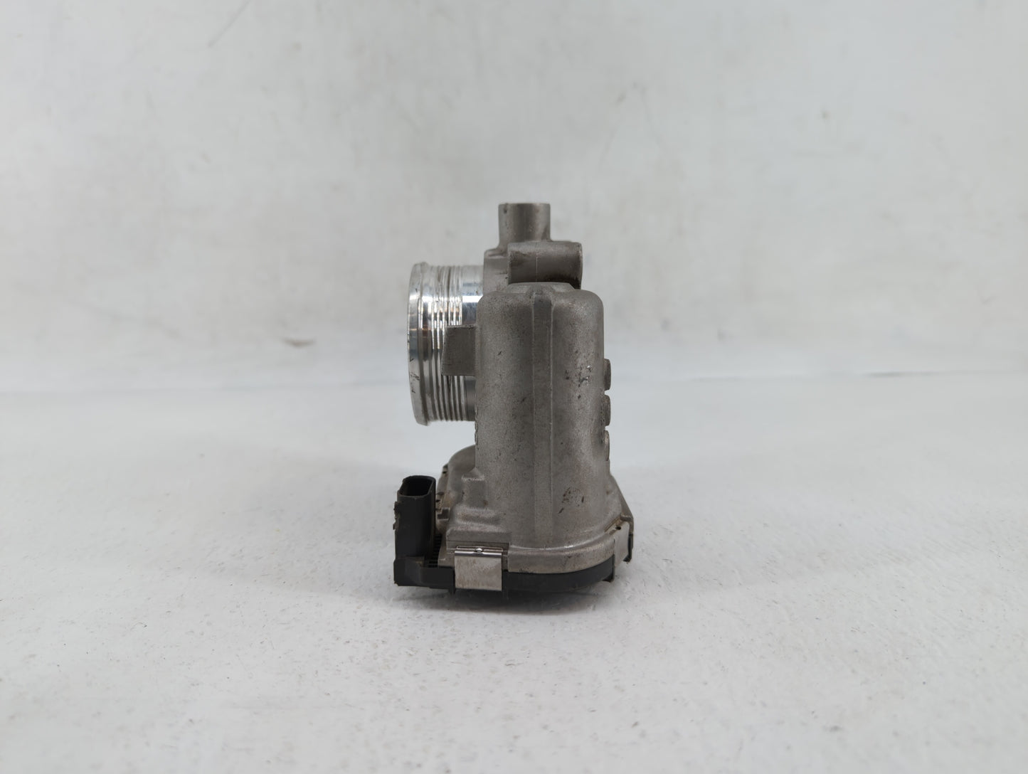2012-2013 Ford Focus Throttle Body P/N:0280750585 0280750566, DS7E-9F991-BB, CM5E-9F991-AD Fits Fits 2012 2013 2014 2015 201