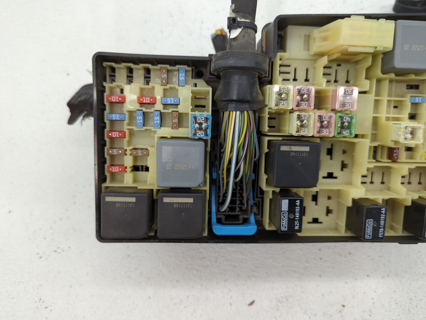 2012-2014 Ford Focus Fusebox Fuse Box Panel Relay Module P/N:AV6T-14A067-AC EV4T-14K733, AV6T-14A142-AB Fits Fits 2012 2013 
