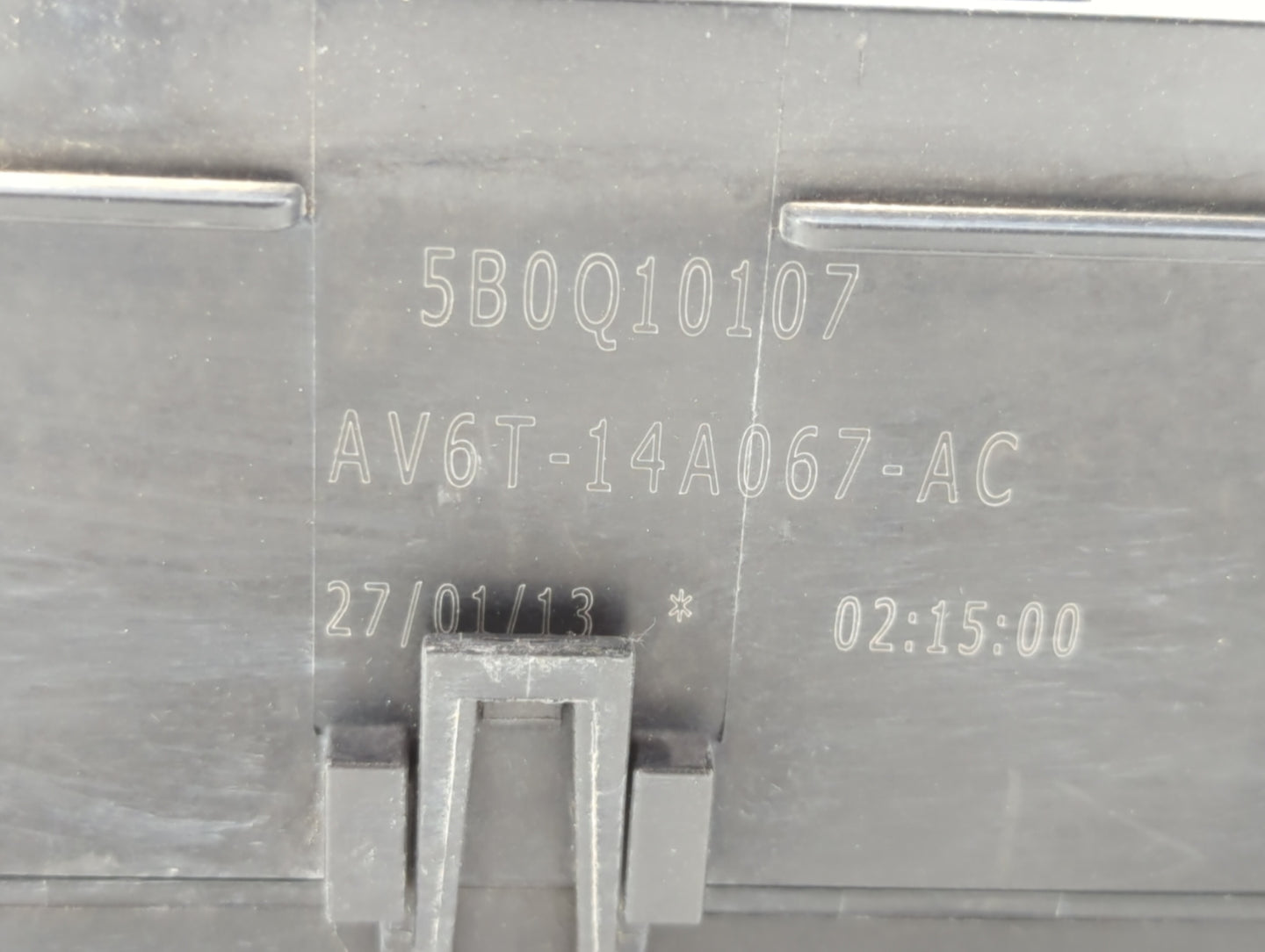 2012-2014 Ford Focus Fusebox Fuse Box Panel Relay Module P/N:AV6T-14A067-AC EV4T-14K733, AV6T-14A142-AB Fits Fits 2012 2013 