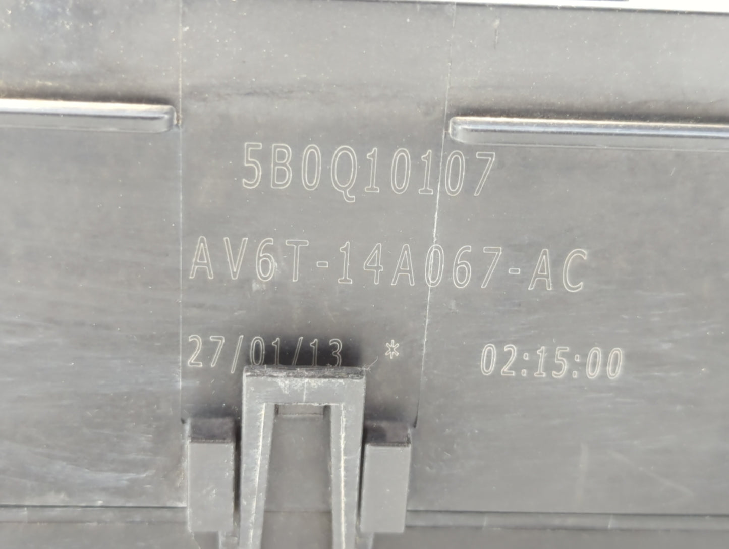 2012-2014 Ford Focus Fusebox Fuse Box Panel Relay Module P/N:AV6T-14A067-AC EV4T-14K733, AV6T-14A142-AB Fits Fits 2012 2013 