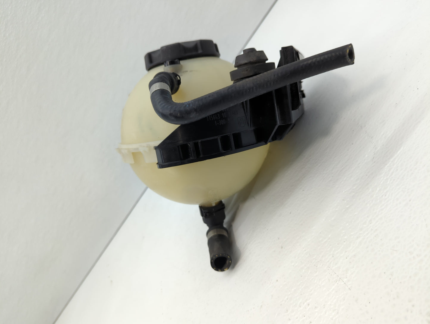 2012-2018 Ford Focus Radiator Coolant Overflow Expansion Tank Bottle 459873 - Oemusedautoparts1.com