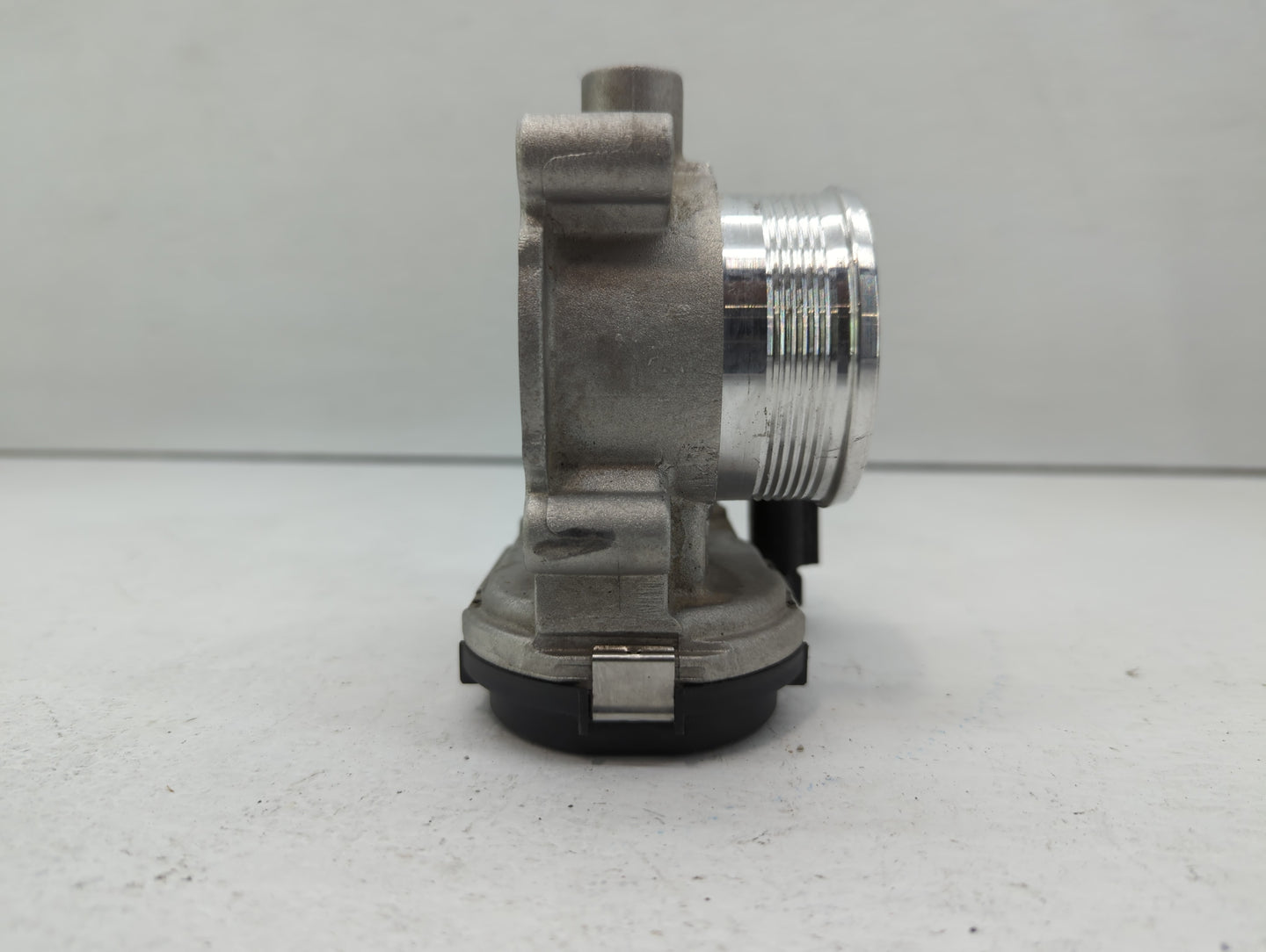 2012-2013 Ford Focus Throttle Body P/N:CM5E-9F991-AD Fits Fits 2012 2013 2014 2015 2016 2017 OEM Used Auto Parts - Oemusedau