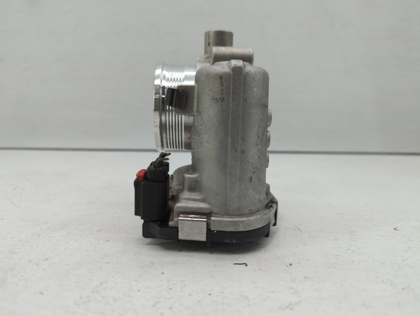2012-2013 Ford Focus Throttle Body P/N:CM5E-9F991-AD Fits Fits 2012 2013 2014 2015 2016 2017 OEM Used Auto Parts - Oemusedau