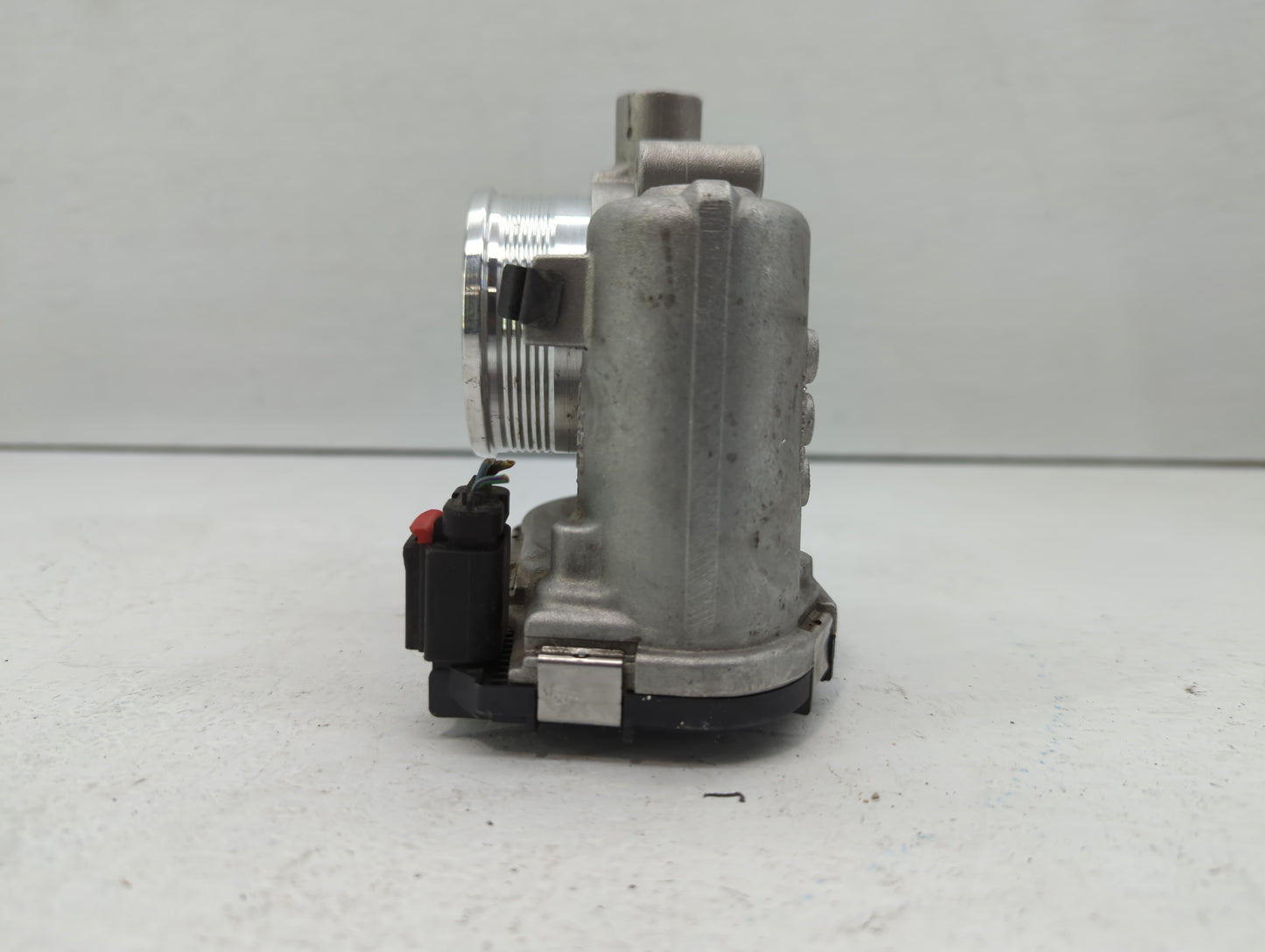 2012-2013 Ford Focus Throttle Body P/N:CM5E-9F991-AD Fits Fits 2012 2013 2014 2015 2016 2017 OEM Used Auto Parts - Oemusedau