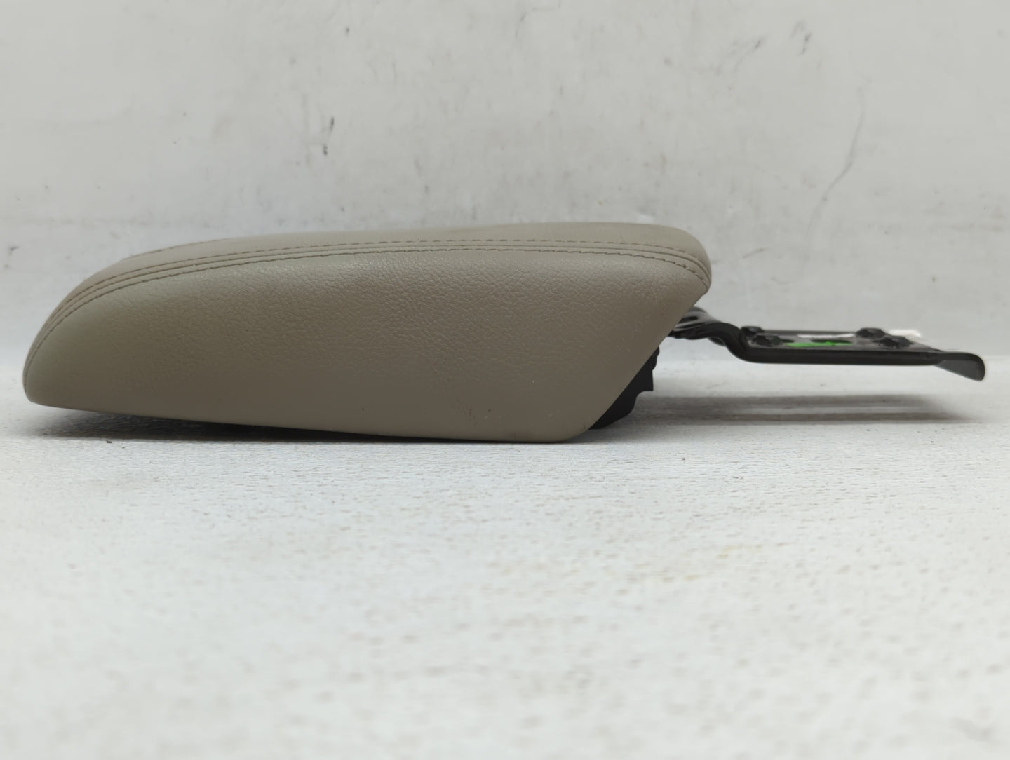 2012-2014 Ford Focus Center Console Armrest Cover Lid - Oemusedautoparts1.com