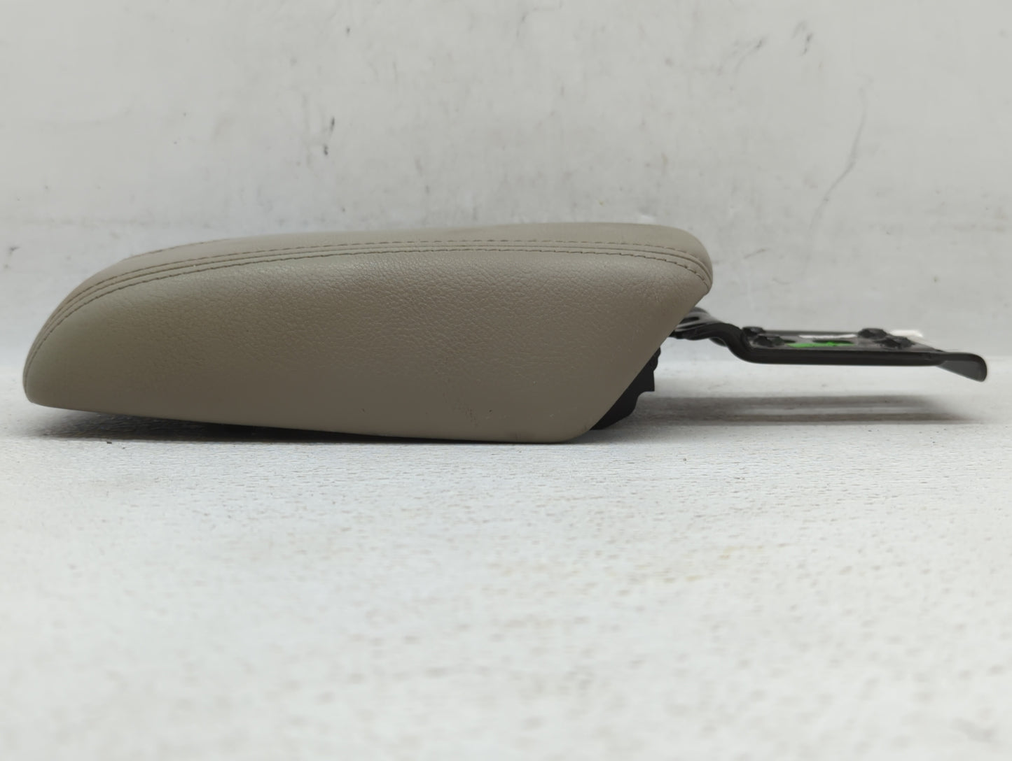 2012-2014 Ford Focus Center Console Armrest Cover Lid - Oemusedautoparts1.com