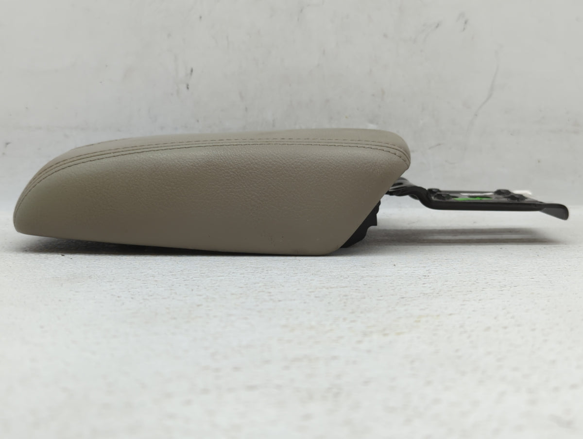 2012-2014 Ford Focus Center Console Armrest Cover Lid 513404 - Oemusedautoparts1.com