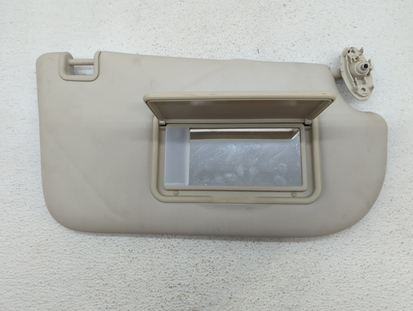 2013-2018 Ford Focus Sun Visor Shade Replacement Passenger Right Mirror Fits Fits 2013 2014 2015 2016 2017 2018 OEM Used Aut