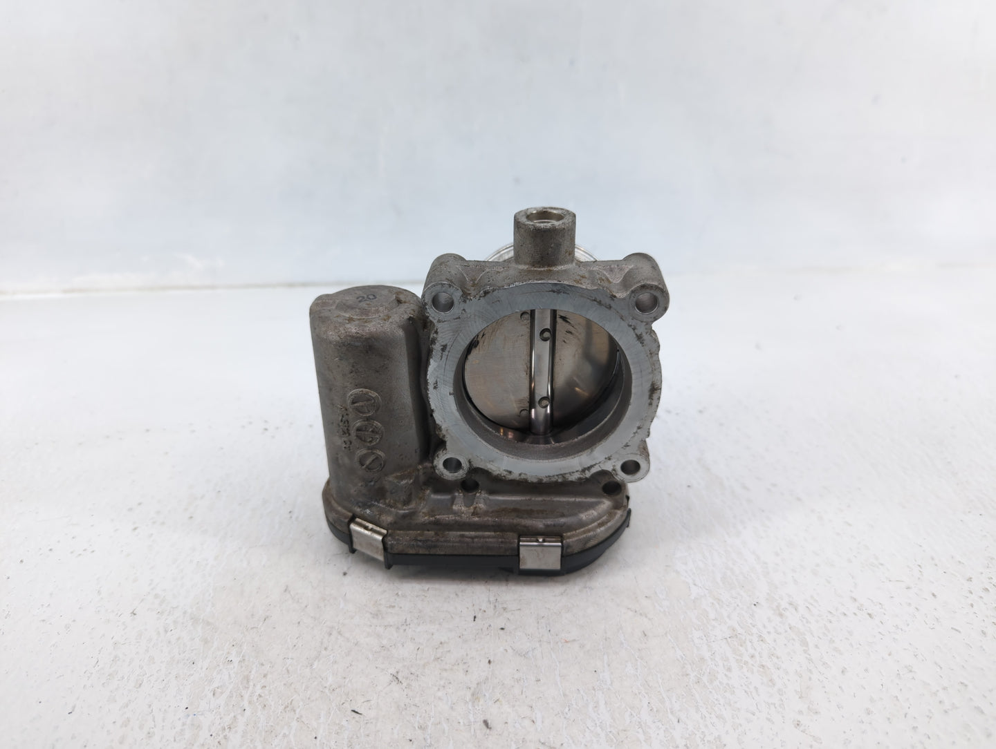 2012-2013 Ford Focus Throttle Body P/N:CM5E 9F991AD Fits Fits 2012 2013 2014 2015 2016 2017 OEM Used Auto Parts - Oemusedaut