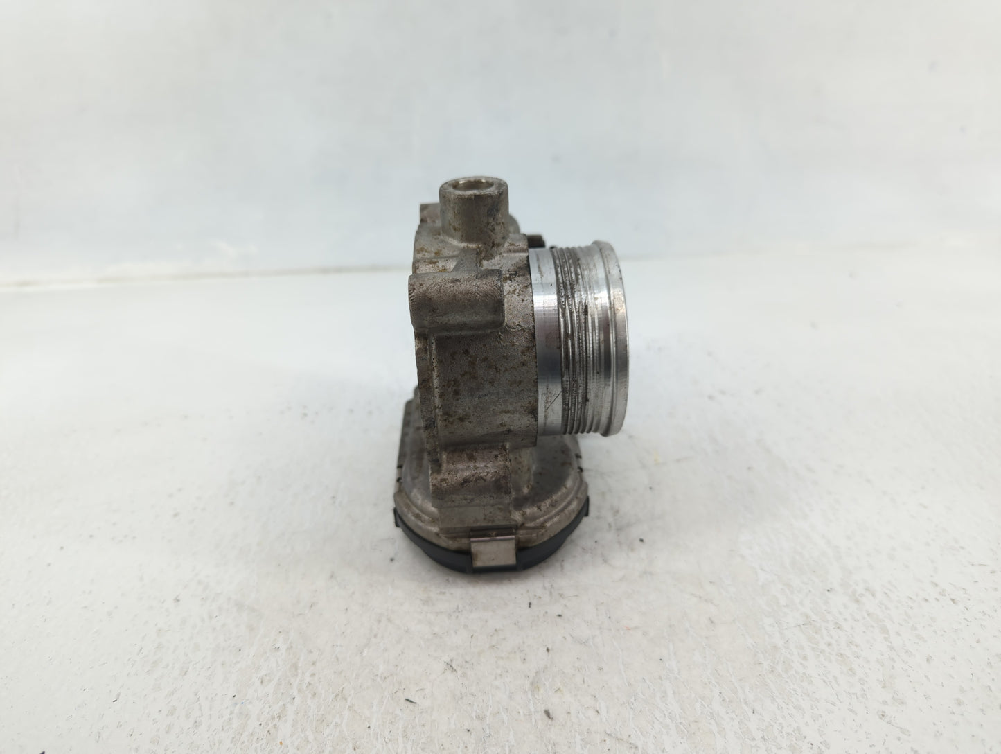 2012-2013 Ford Focus Throttle Body P/N:CM5E 9F991AD Fits Fits 2012 2013 2014 2015 2016 2017 OEM Used Auto Parts - Oemusedaut
