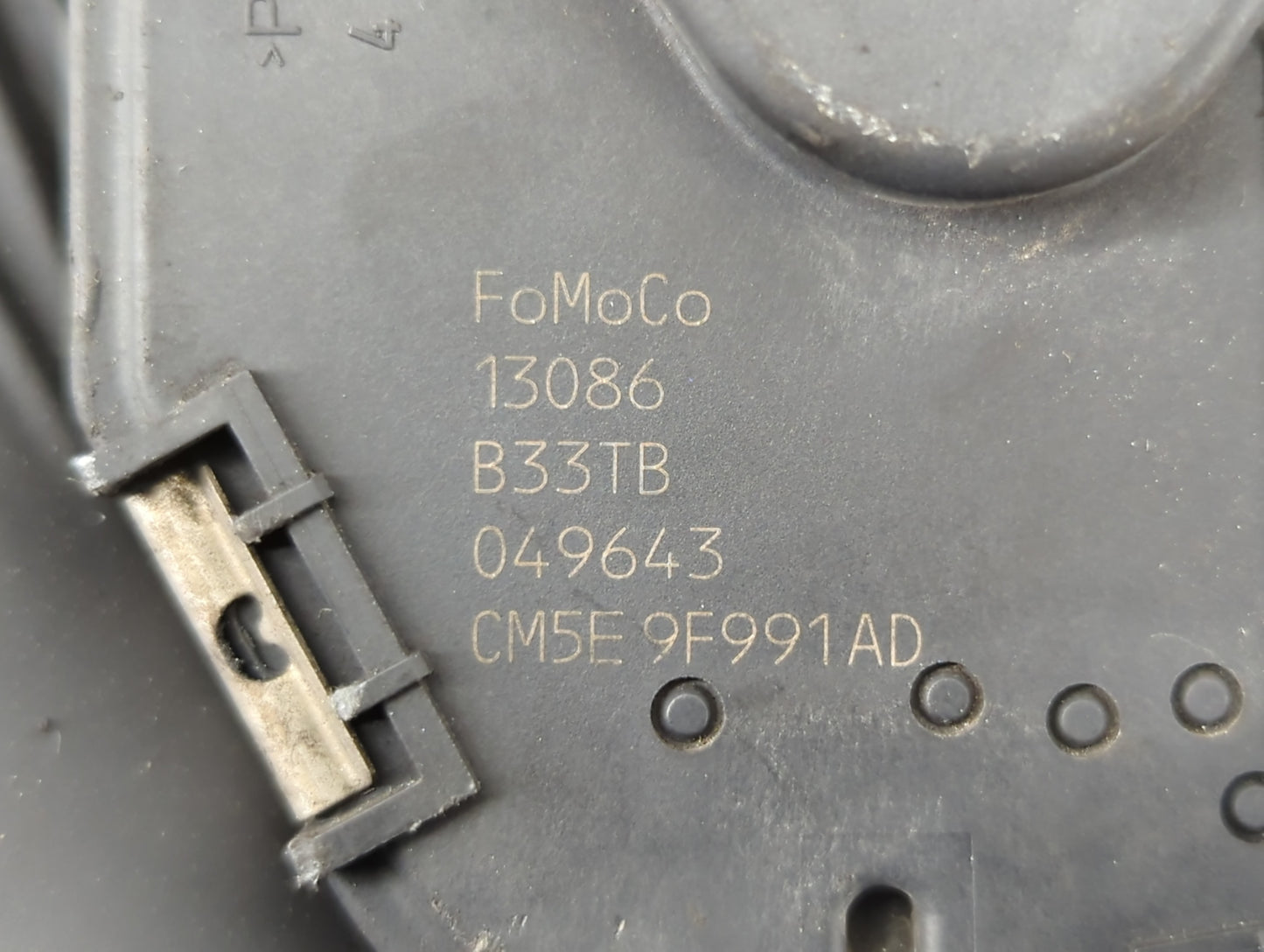 2012-2013 Ford Focus Throttle Body P/N:CM5E 9F991 AD Fits Fits 2012 2013 2014 2015 2016 2017 OEM Used Auto Parts - Oemusedau