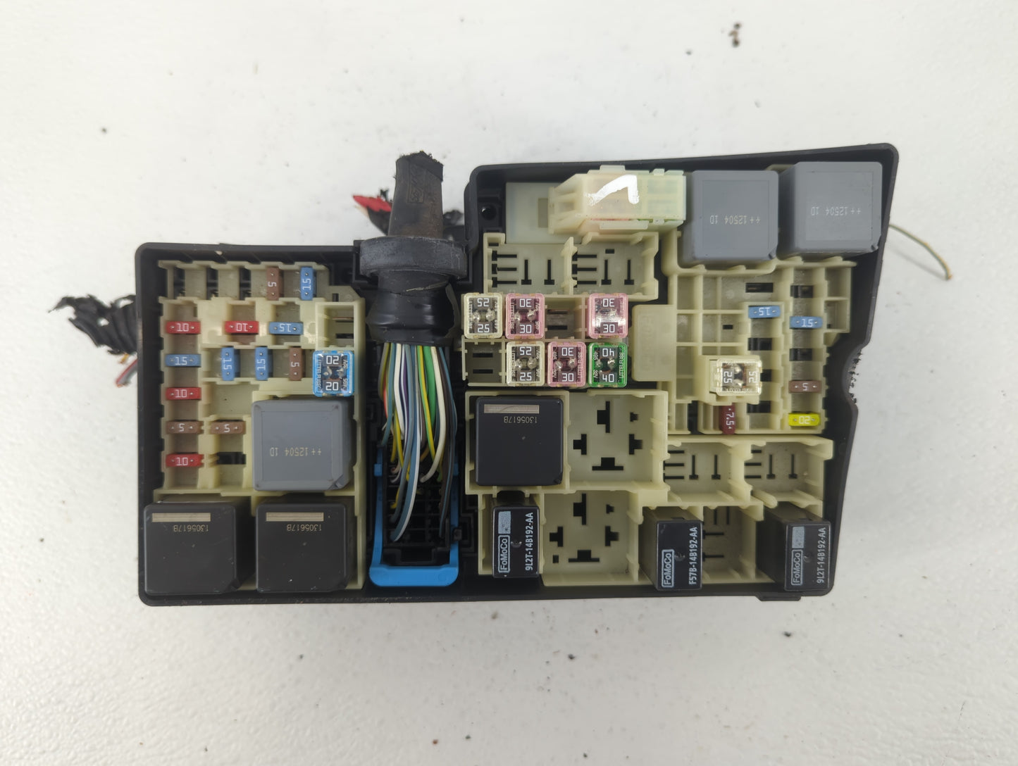 2012-2014 Ford Focus Fusebox Fuse Box Panel Relay Module P/N:AV6T-14A067-AC Fits Fits 2012 2013 2014 OEM Used Auto Parts - O