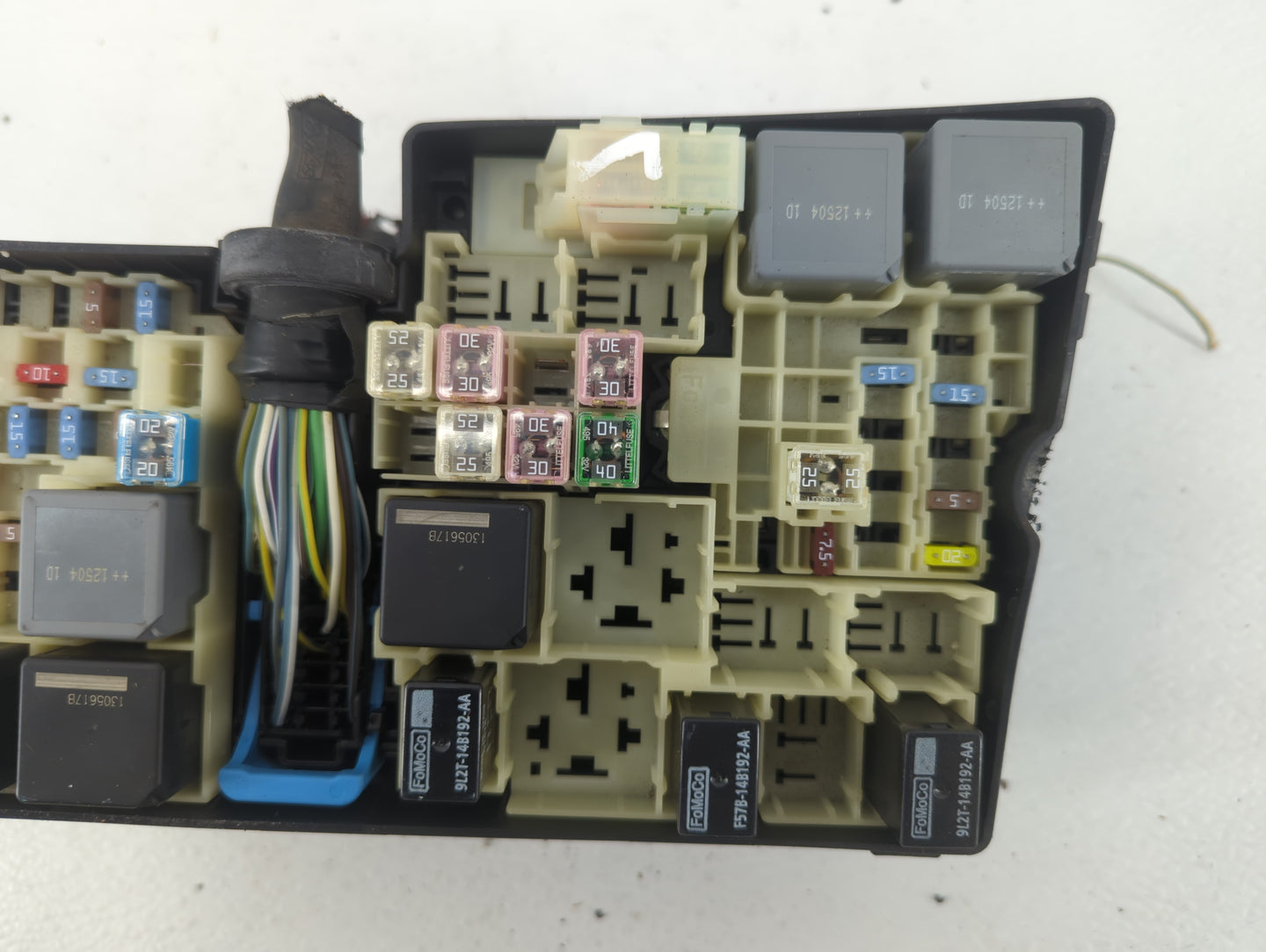 2012-2014 Ford Focus Fusebox Fuse Box Panel Relay Module P/N:AV6T-14A067-AC Fits Fits 2012 2013 2014 OEM Used Auto Parts - O