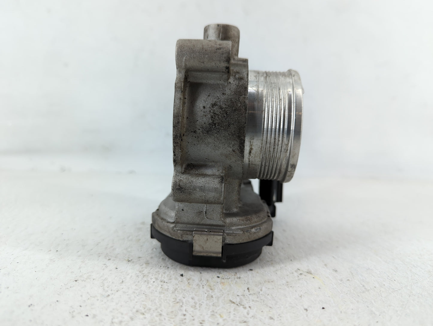 2012-2013 Ford Focus Throttle Body P/N:CM5E 9F991 AD Fits Fits 2012 2013 2014 2015 2016 2017 OEM Used Auto Parts - Oemusedau