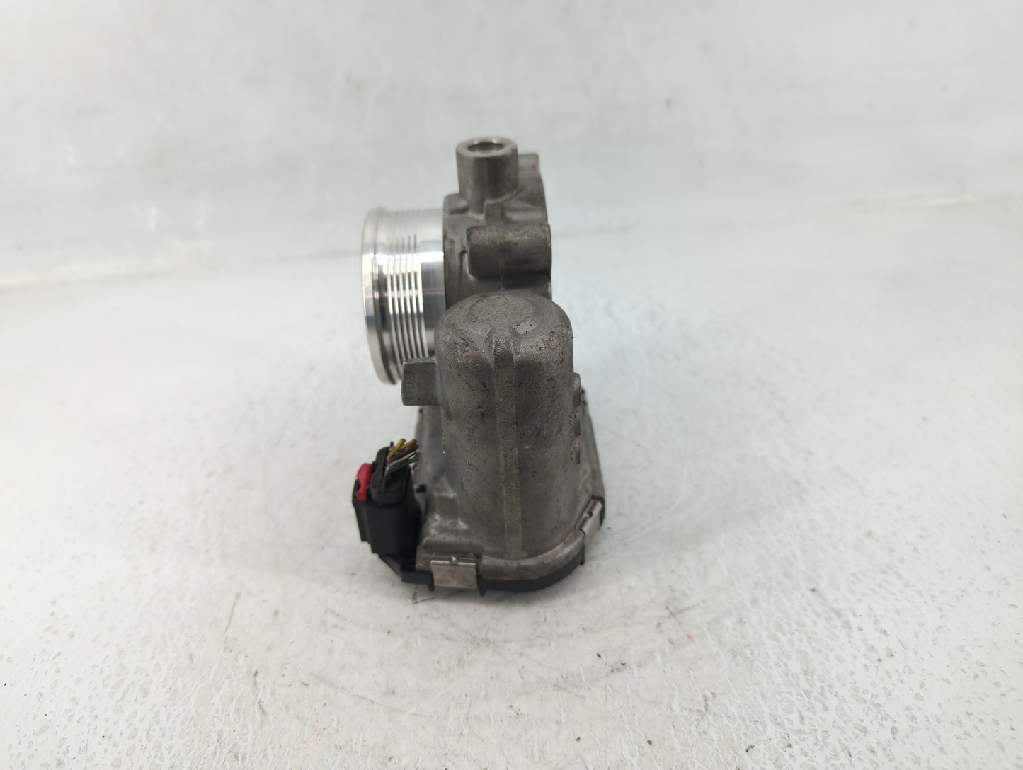 2012-2013 Ford Focus Throttle Body P/N:CM5E 9F991 AD Fits Fits 2012 2013 2014 2015 2016 2017 OEM Used Auto Parts - Oemusedau