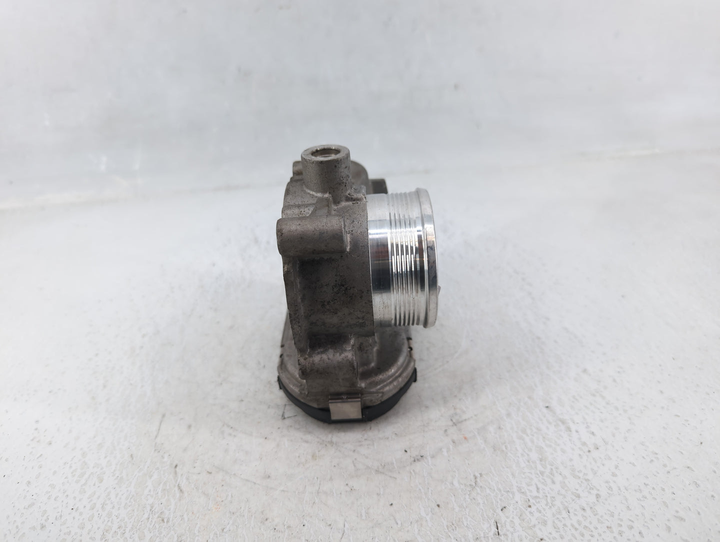 2012-2013 Ford Focus Throttle Body P/N:CM5E 9F991 AD Fits Fits 2012 2013 2014 2015 2016 2017 OEM Used Auto Parts - Oemusedau