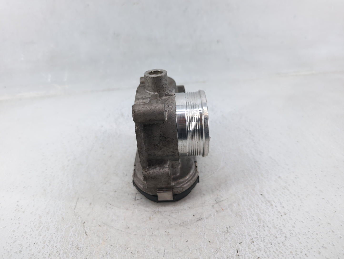 2012-2013 Ford Focus Throttle Body P/N:CM5E 9F991 AD Fits Fits 2012 2013 2014 2015 2016 2017 OEM Used Auto Parts - Oemusedau