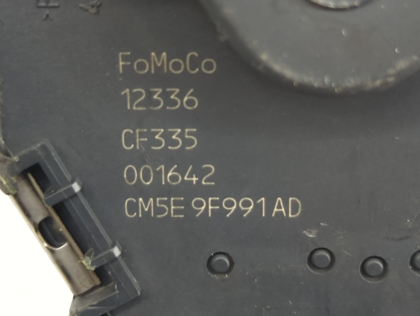 2012-2013 Ford Focus Throttle Body P/N:CM5E 9F991 AD Fits Fits 2012 2013 2014 2015 2016 2017 OEM Used Auto Parts - Oemusedau
