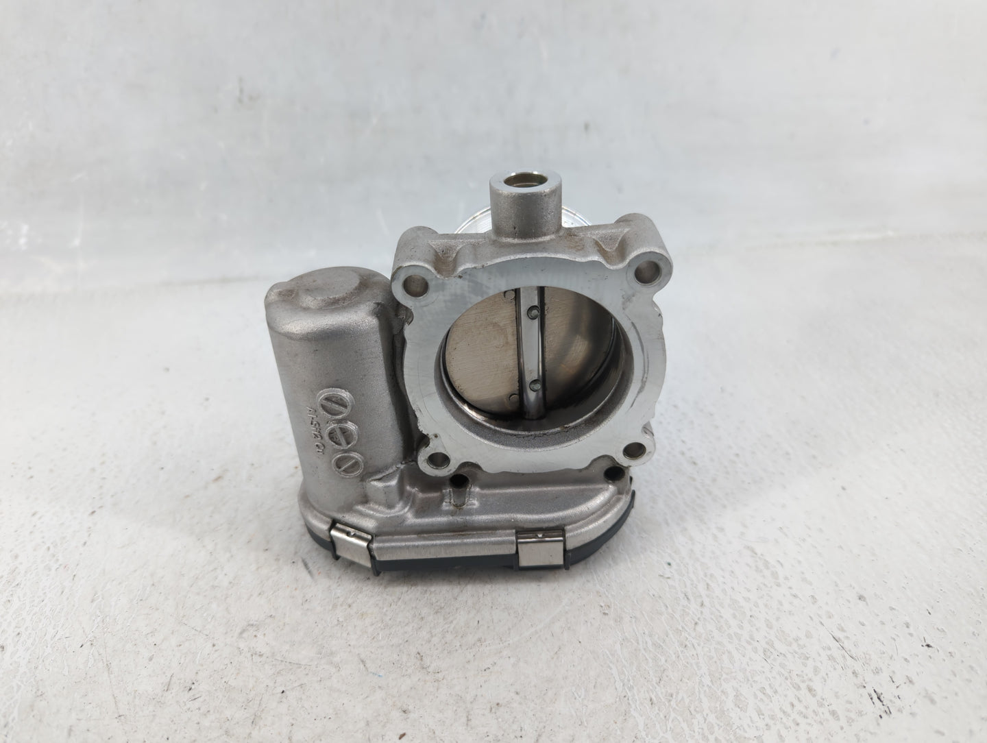 2012-2013 Ford Focus Throttle Body P/N:CM5E 9F991 AD Fits Fits 2012 2013 2014 2015 2016 2017 OEM Used Auto Parts - Oemusedau