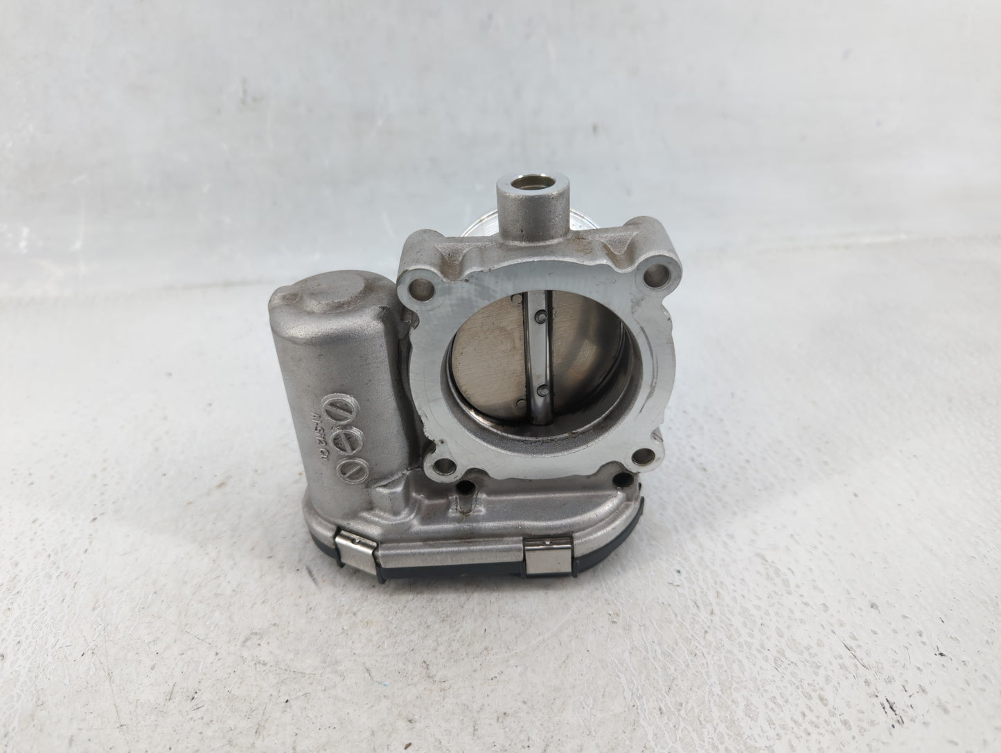 2012-2013 Ford Focus Throttle Body P/N:CM5E 9F991 AD Fits Fits 2012 2013 2014 2015 2016 2017 OEM Used Auto Parts - Oemusedau