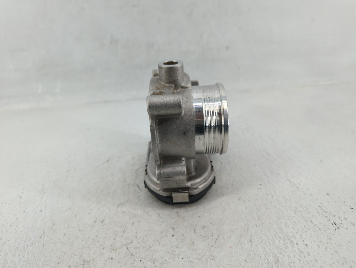 2012-2013 Ford Focus Throttle Body P/N:CM5E 9F991 AD Fits Fits 2012 2013 2014 2015 2016 2017 OEM Used Auto Parts - Oemusedau