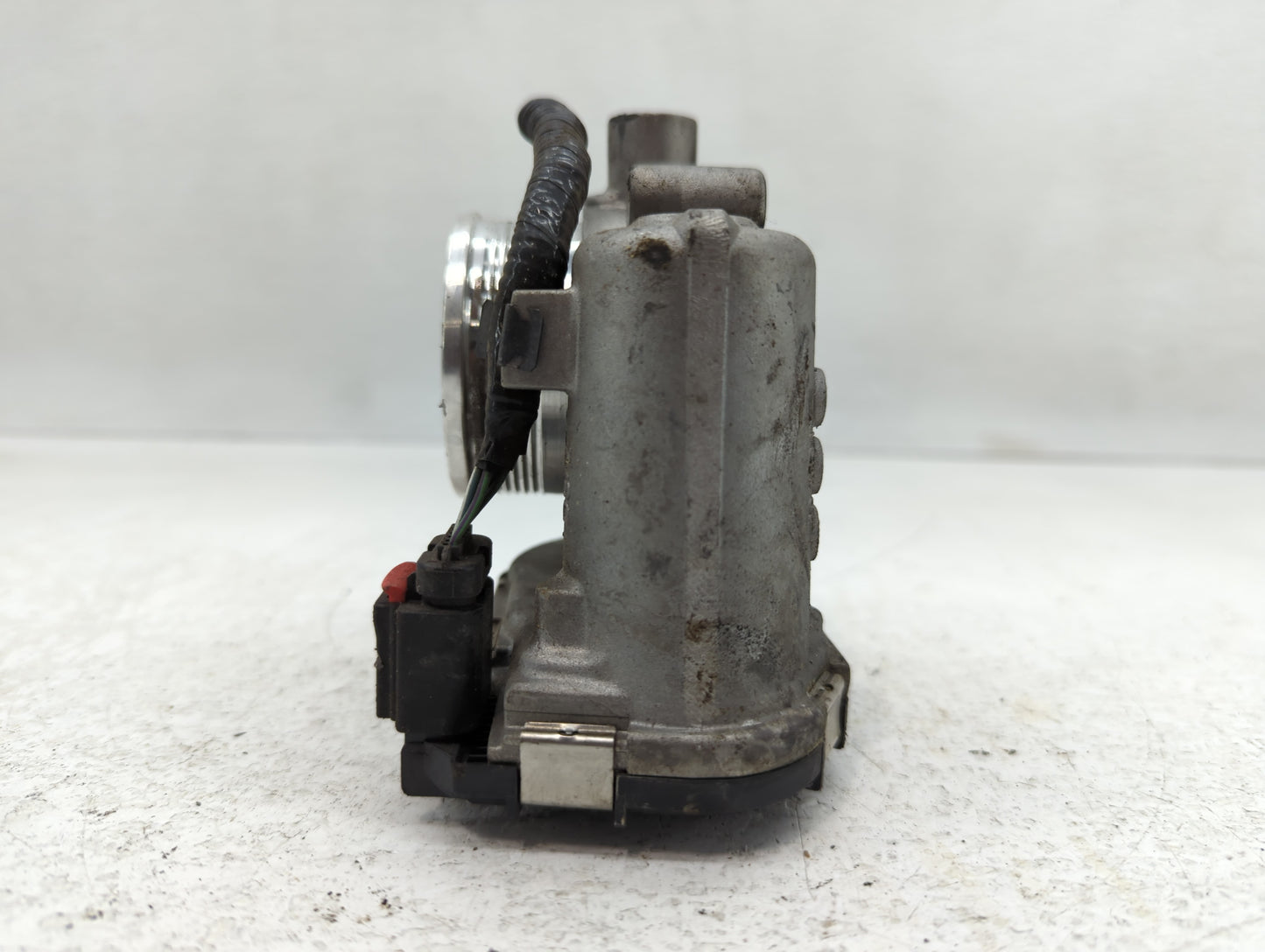 2012-2013 Ford Focus Throttle Body P/N:007969 CMSE 9F991 AD Fits Fits 2012 2013 2014 2015 2016 2017 OEM Used Auto Parts - Oe