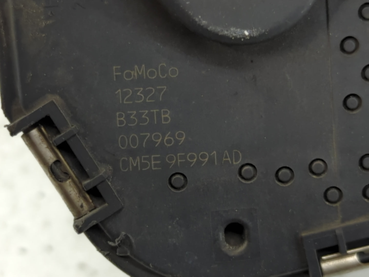 2012-2013 Ford Focus Throttle Body P/N:007969 CMSE 9F991 AD Fits Fits 2012 2013 2014 2015 2016 2017 OEM Used Auto Parts - Oe