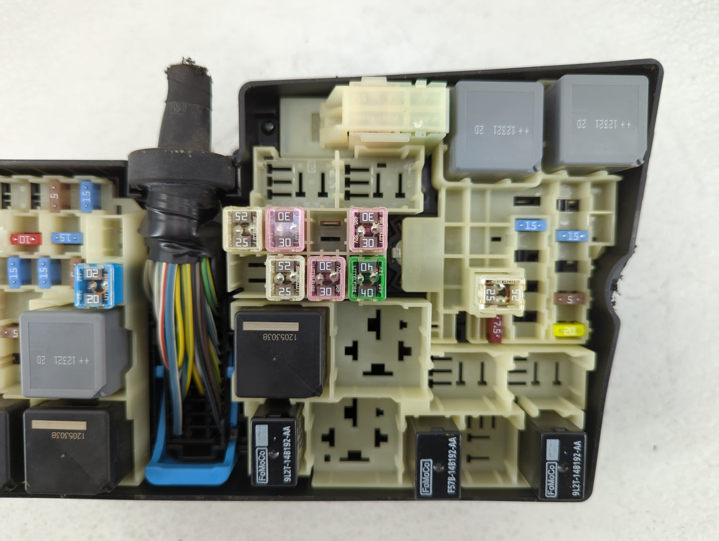 2012-2014 Ford Focus Fusebox Fuse Box Panel Relay Module P/N:AV6T-14A067-AC Fits Fits 2012 2013 2014 OEM Used Auto Parts - O