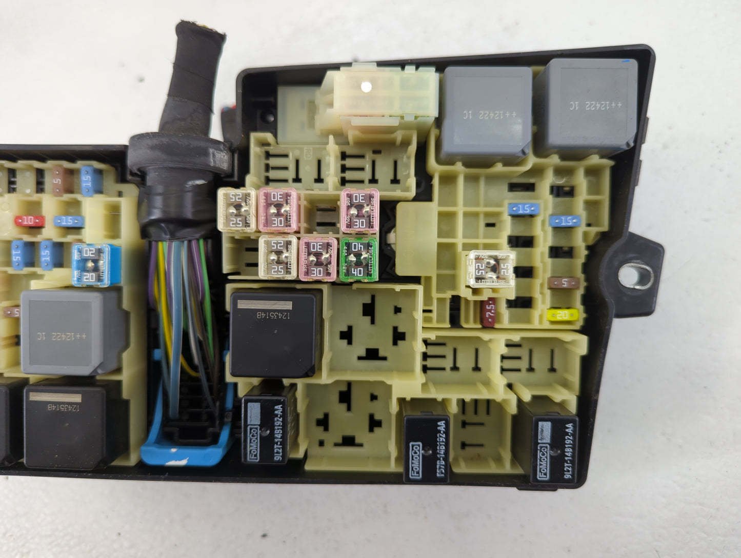 2012-2014 Ford Focus Fusebox Fuse Box Panel Relay Module P/N:AV6T-14A067-AC Fits Fits 2012 2013 2014 OEM Used Auto Parts - O