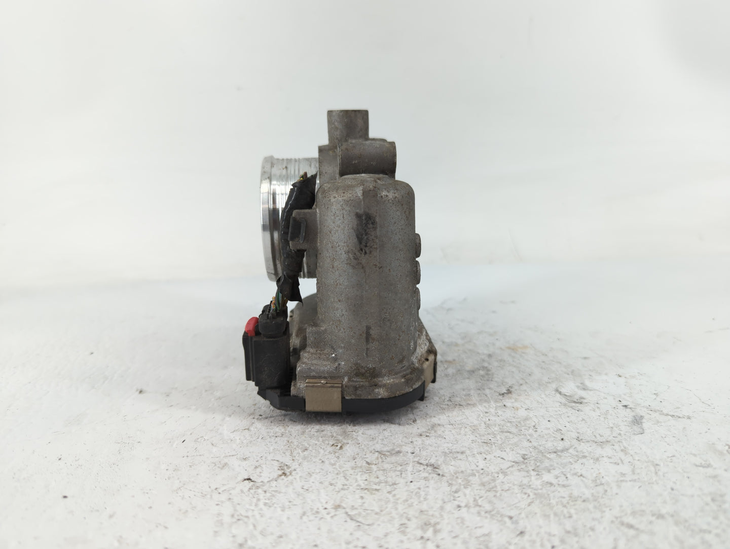 2012-2013 Ford Focus Throttle Body P/N:0 280 750 583 Fits Fits 2012 2013 2014 2015 2016 2017 OEM Used Auto Parts - Oemusedau