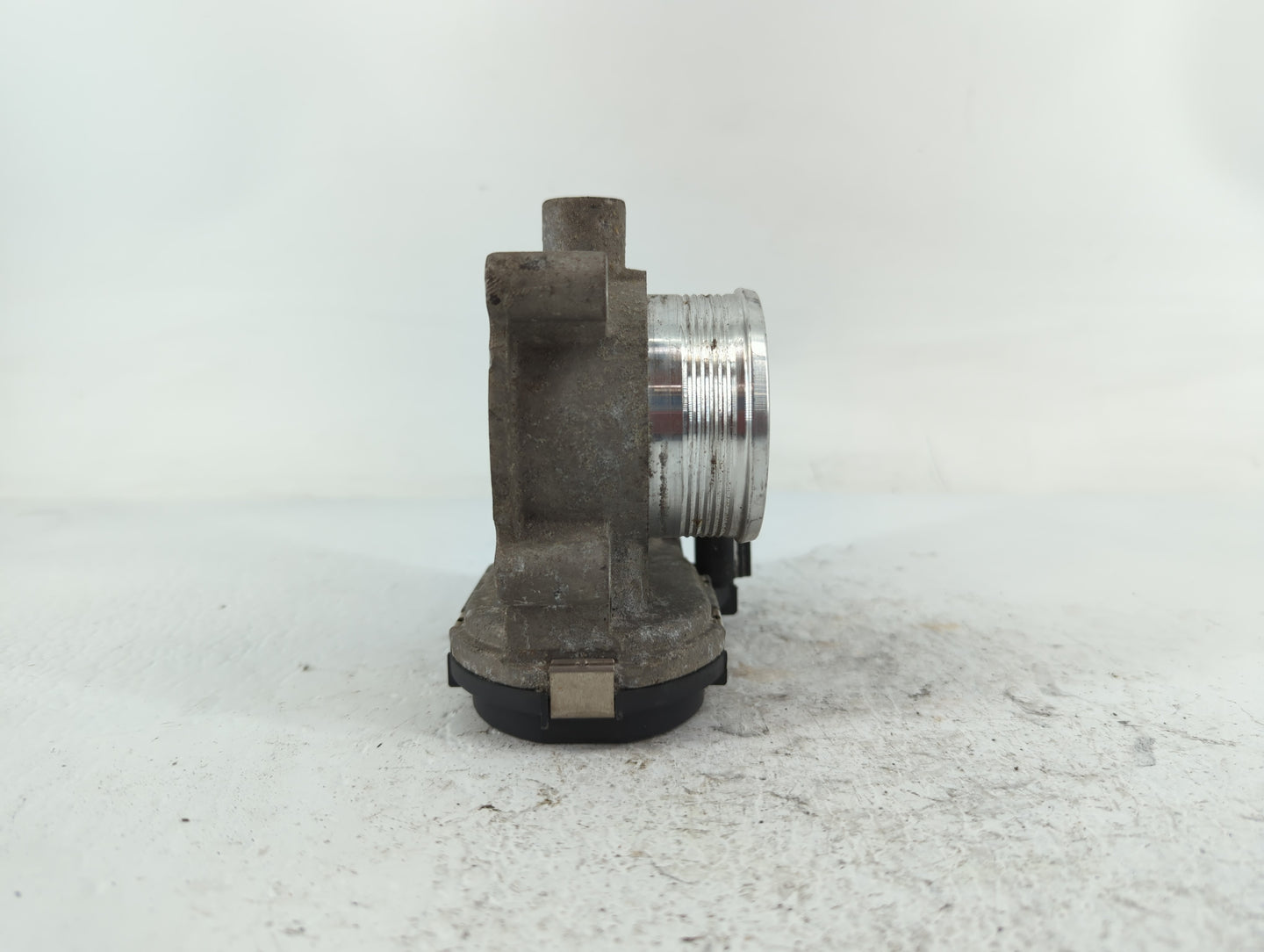 2012-2013 Ford Focus Throttle Body P/N:0 280 750 583 Fits Fits 2012 2013 2014 2015 2016 2017 OEM Used Auto Parts - Oemusedau