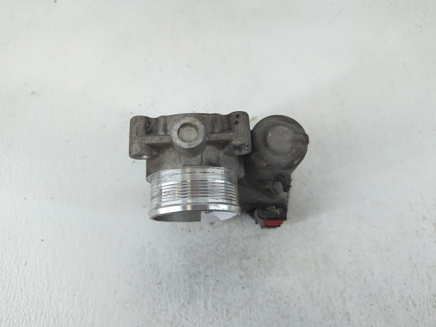 2012-2013 Ford Focus Throttle Body P/N:CM5E9F991AD Fits Fits 2012 2013 2014 2015 2016 2017 OEM Used Auto Parts - Oemusedauto