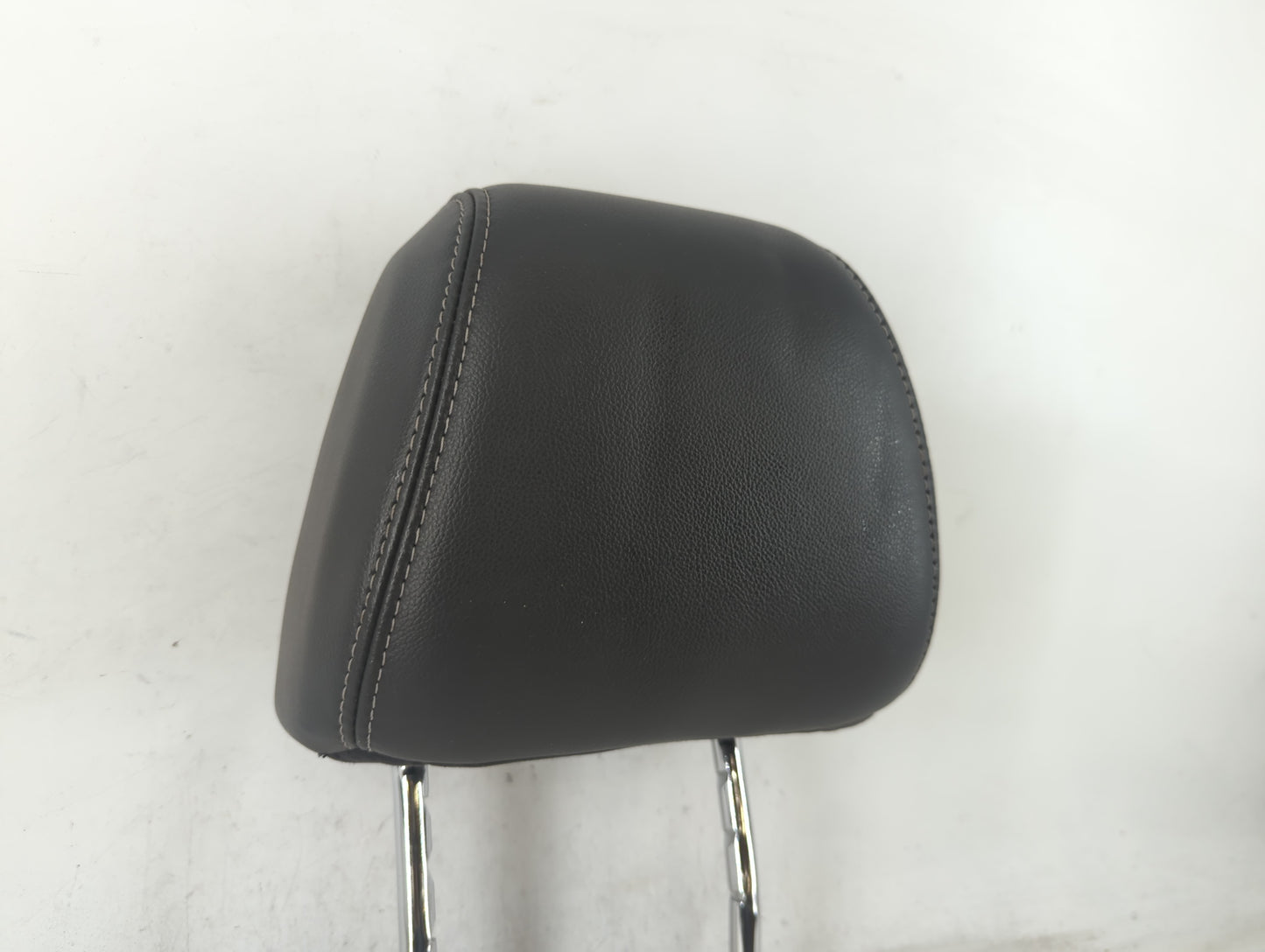 2013 Ford Focus Headrest Head Rest Front Driver Passenger Seat Fits OEM Used Auto Parts - Oemusedautoparts1.com