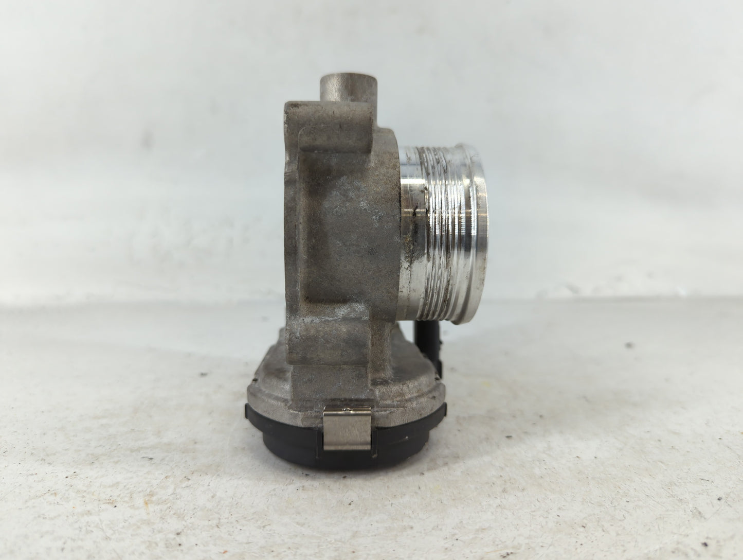 2012-2013 Ford Focus Throttle Body P/N:CMSE 9F991AD Fits Fits 2012 2013 2014 2015 2016 2017 OEM Used Auto Parts - Oemusedaut
