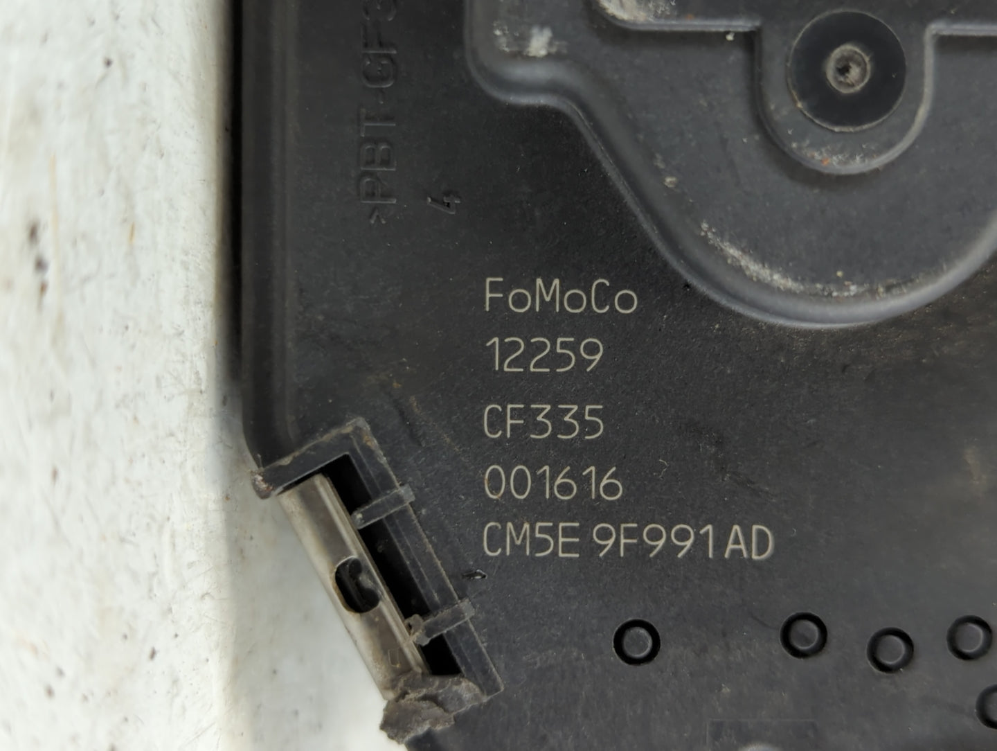 2012-2013 Ford Focus Throttle Body P/N:CMSE 9F991AD Fits Fits 2012 2013 2014 2015 2016 2017 OEM Used Auto Parts - Oemusedaut