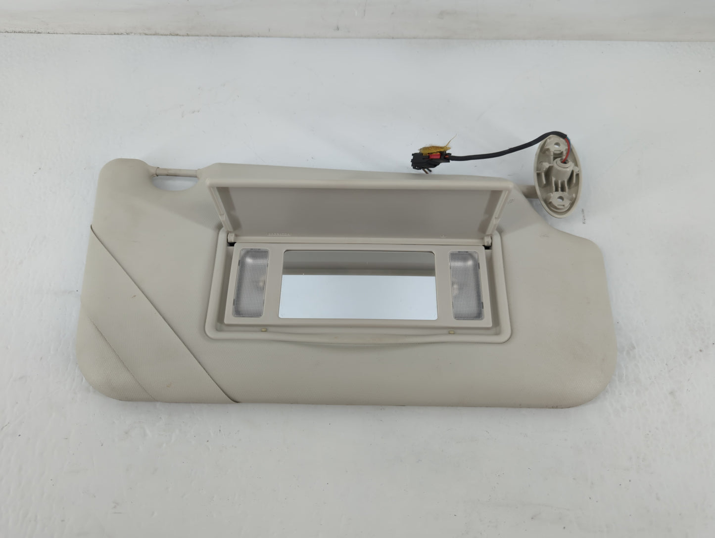 2013-2018 Ford Focus Sun Visor Shade Replacement Passenger Right Mirror Fits Fits 2013 2014 2015 2016 2017 2018 OEM Used Aut