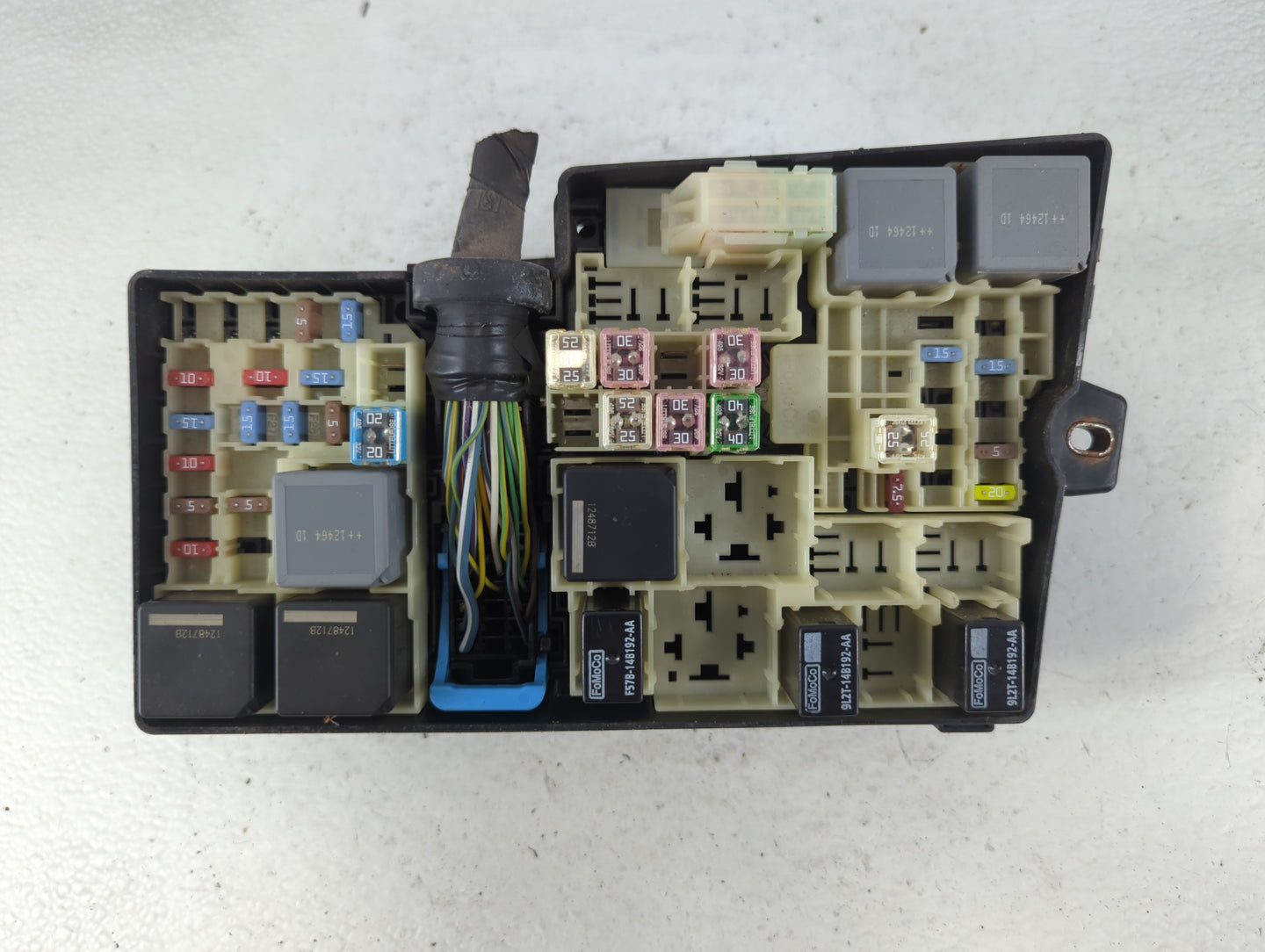 2012-2014 Ford Focus Fusebox Fuse Box Panel Relay Module P/N:5B0Q10107 AV6T-14A067-AC Fits Fits 2012 2013 2014 OEM Used Auto