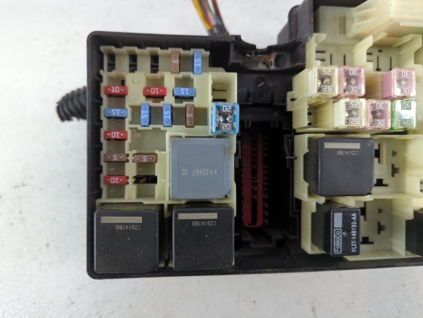 2012-2014 Ford Focus Fusebox Fuse Box Panel Relay Module P/N:AV6T-14A067-AC Fits Fits 2012 2013 2014 OEM Used Auto Parts - O