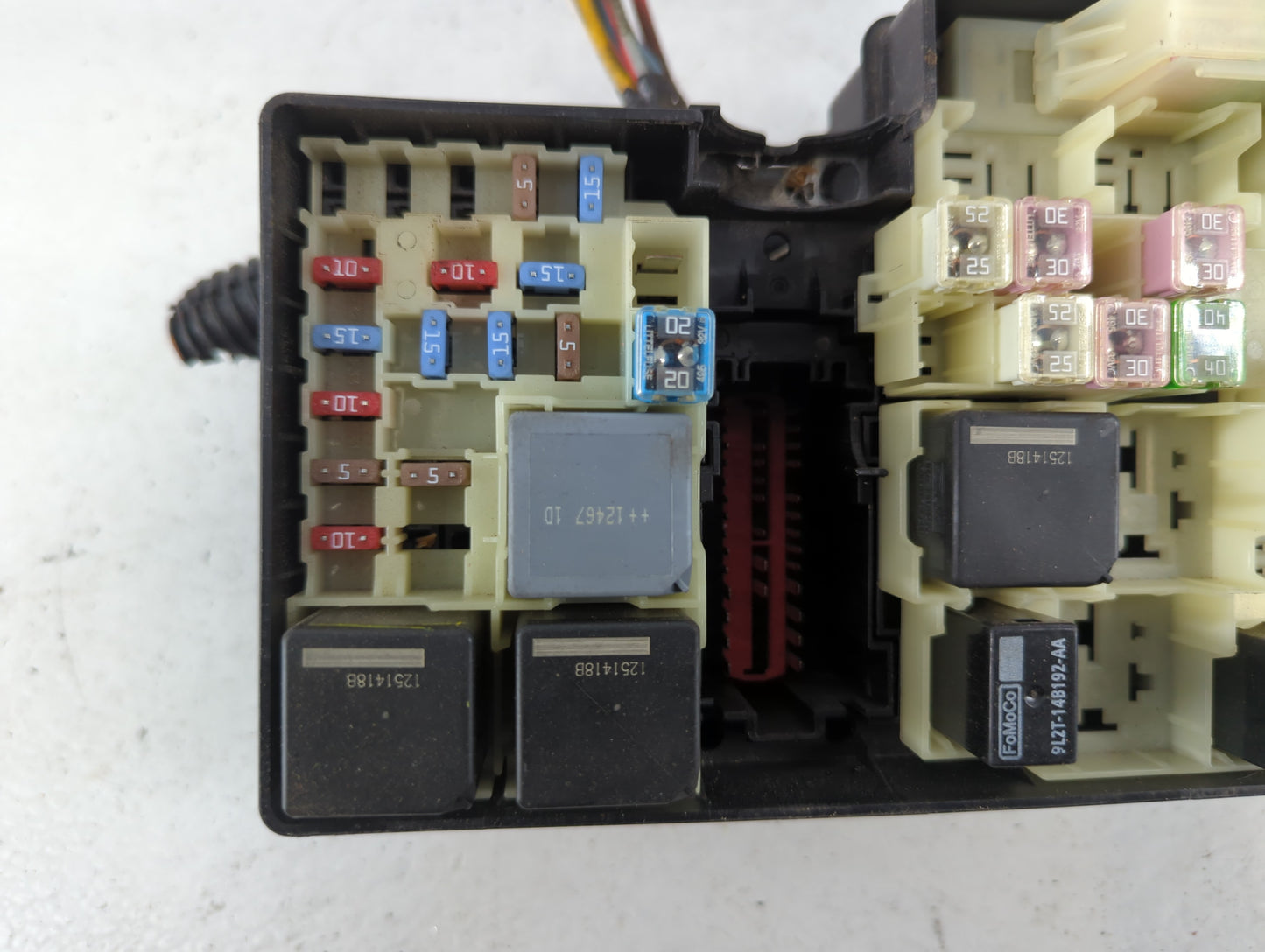 2012-2014 Ford Focus Fusebox Fuse Box Panel Relay Module P/N:AV6T-14A067-AC Fits Fits 2012 2013 2014 OEM Used Auto Parts - O