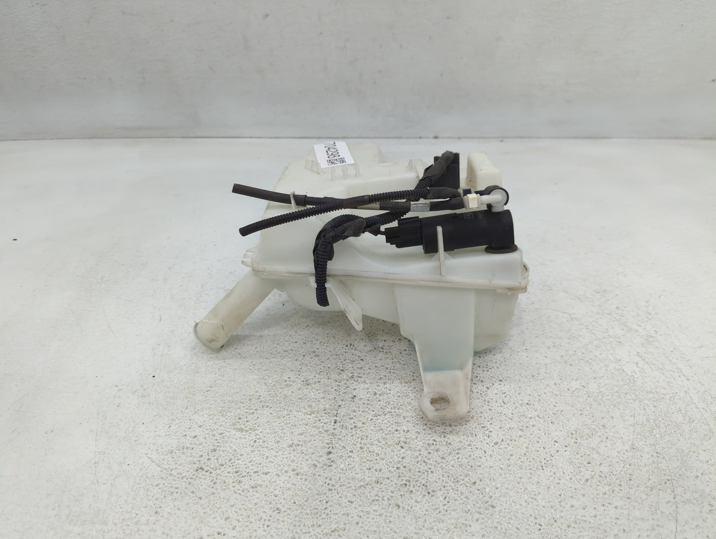 2012-2018 Ford Focus Windshield Washer Fluid Reservoir Bottle Oem - Oemusedautoparts1.com