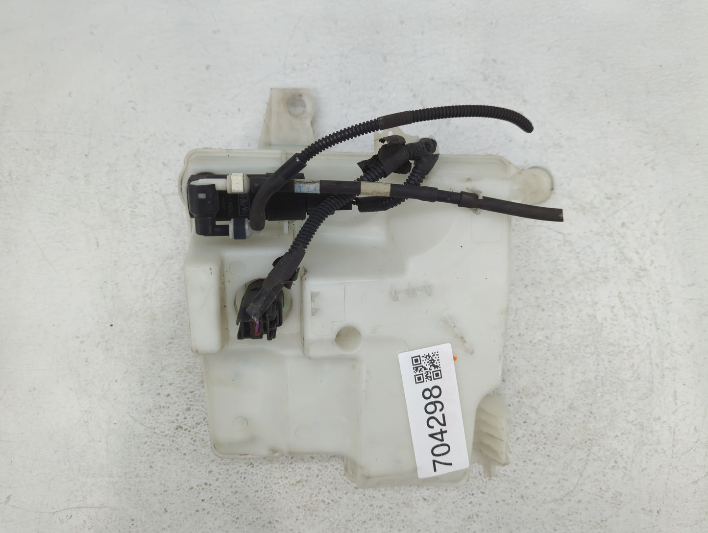 2012-2018 Ford Focus Windshield Washer Fluid Reservoir Bottle Oem - Oemusedautoparts1.com