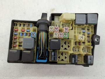 2012-2014 Ford Focus Fusebox Fuse Box Panel Relay Module P/N:AV6T-14A076-AB 21090 000 001 Fits Fits 2012 2013 2014 OEM Used Auto Parts